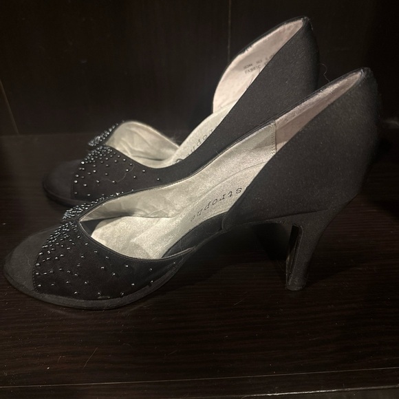 Apostrophe women's black pumps size Size 7.5 From SEARS Rhinestones Open Sides - Picture 4 of 11